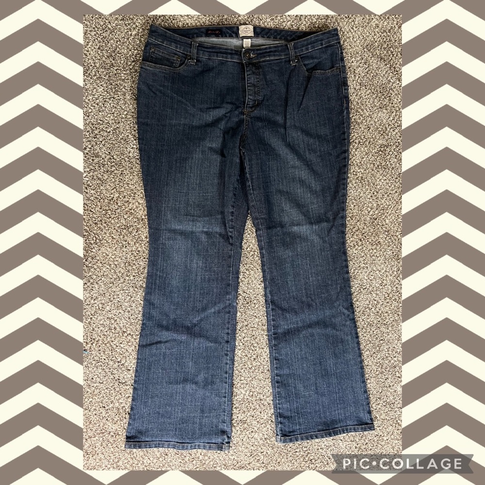 St. John’s Bay Bootcut Jeans, Size 18W
